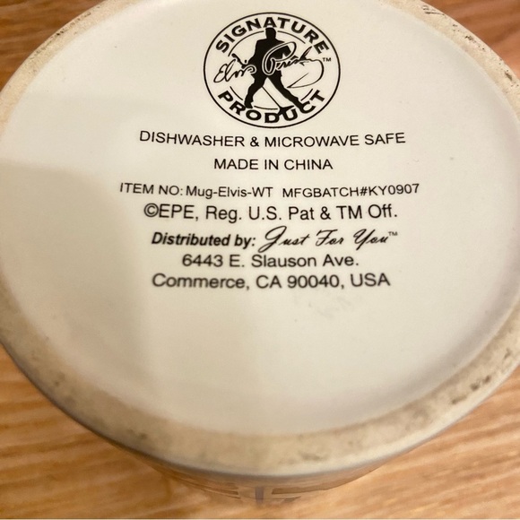 Elvis Always The Original Signature C Handle Joe Petruccio Artwork Drinking Mug. - Picture 2 of 3